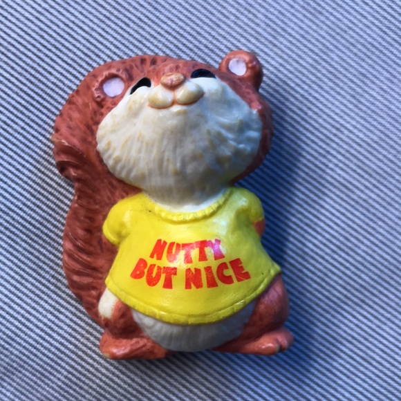 Vintage Hallmark Plastic Holiday Brooch Pins - Picture 4 of 6